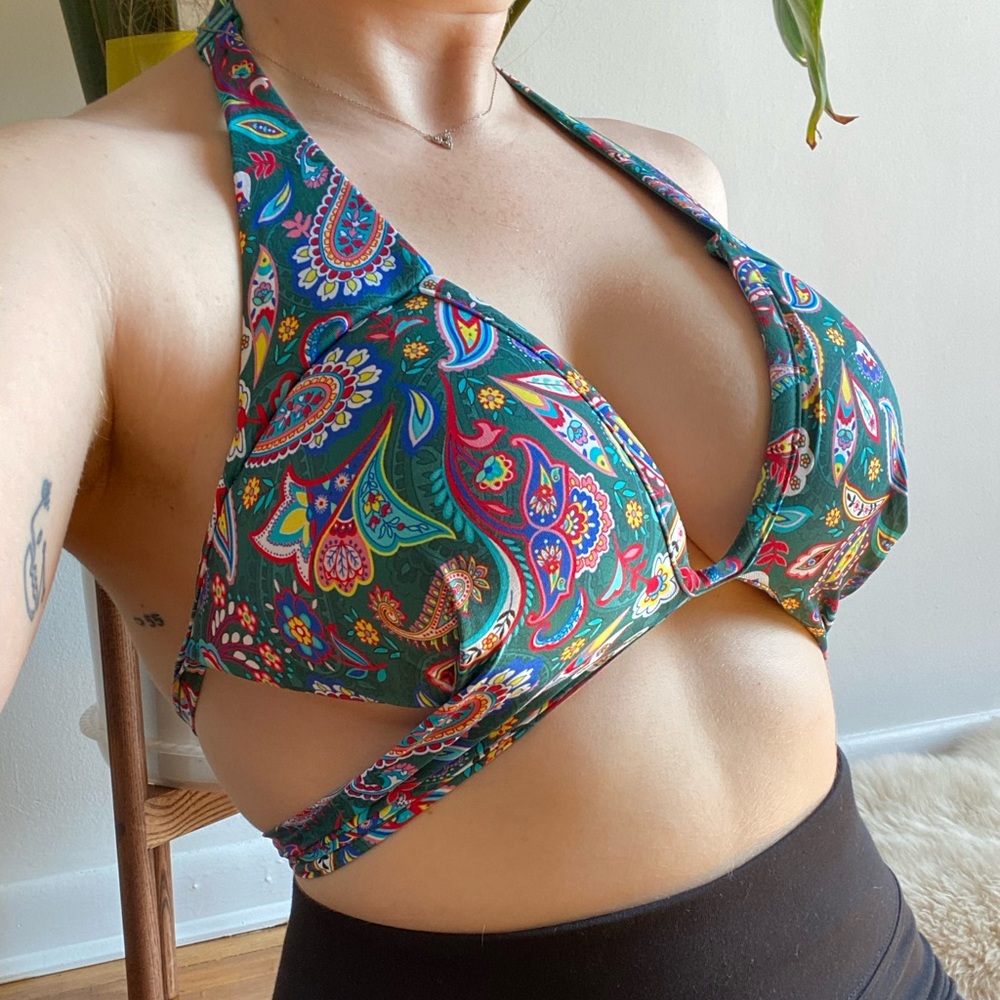 Push-up Halter Bikini Top 🌊
